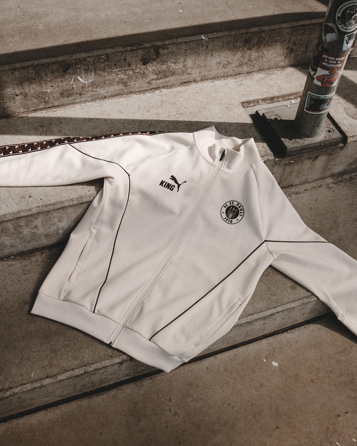 FC St. Pauli FCSP KING Anthem Jacket Off White
